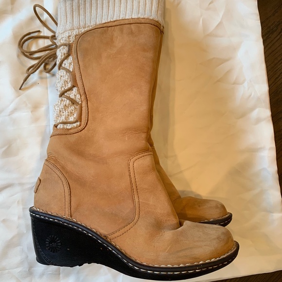 Woman’s Ugg Boots - Picture 2 of 7